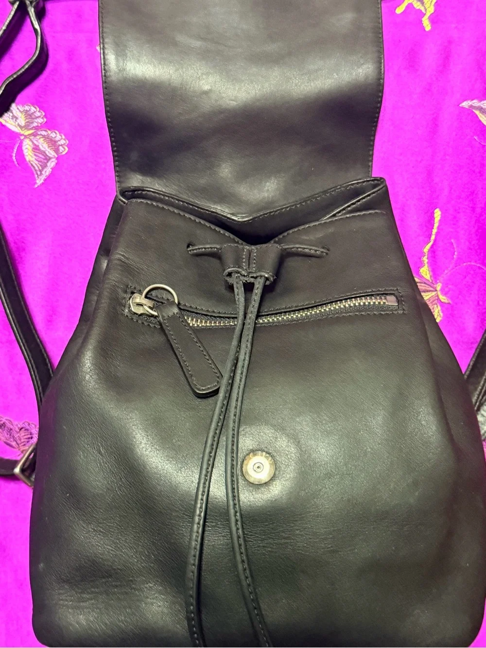 Vtg. Coach Hampton Legacy Black Leather Drawstring Flap Backpack
